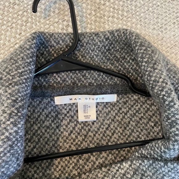 Max Studio Gray/White Wrap One Button Sweater Jacket Large Size - Picture 3 of 5